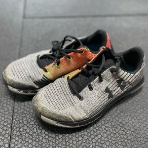 Under Armour sneakers. Boys size 6.